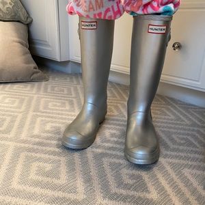 Kids Hunter Boots Silver Metallic size 5/6